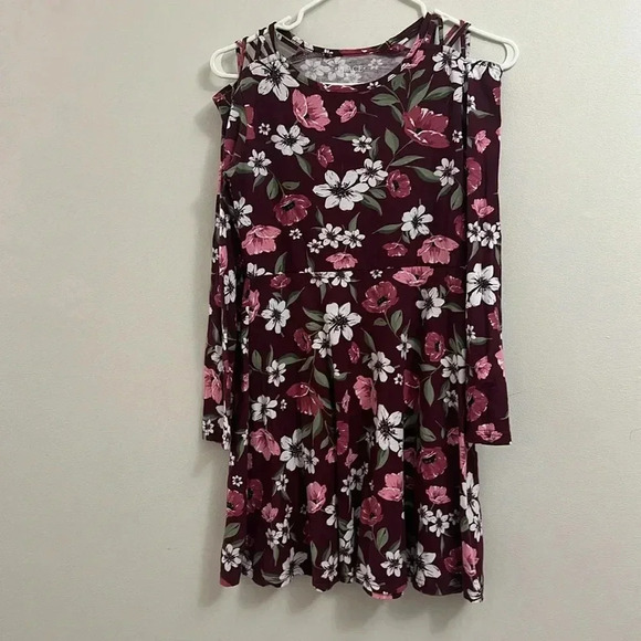 2 for $15 CHILDREN'S PLACE floral  Dress - Picture 4 of 6